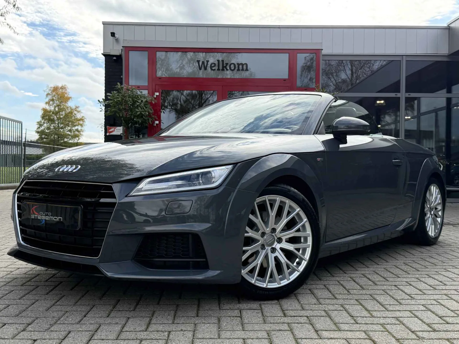 Audi TT (2015) — foto 1