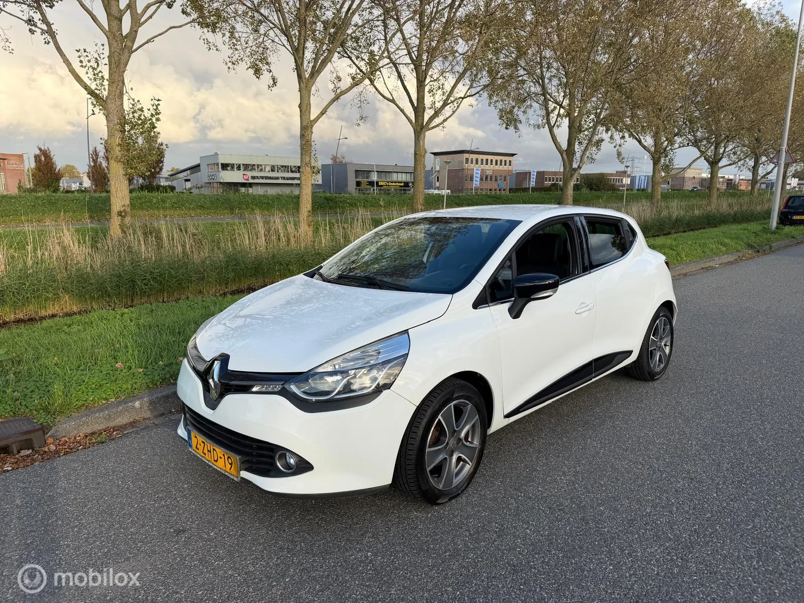 Renault Clio (2015) — foto 1