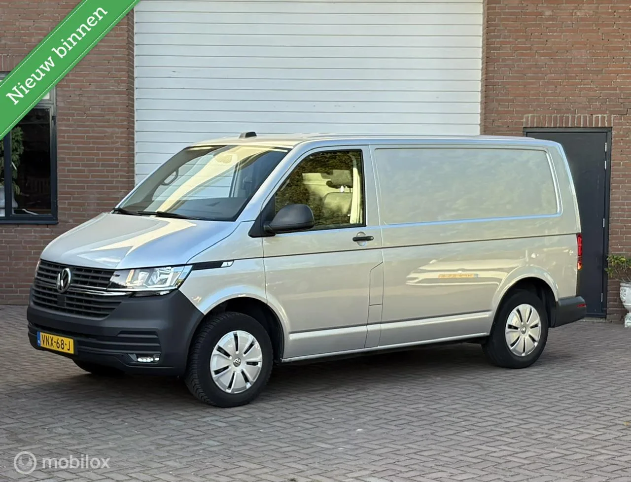 Volkswagen Transporter (2022) — foto 1