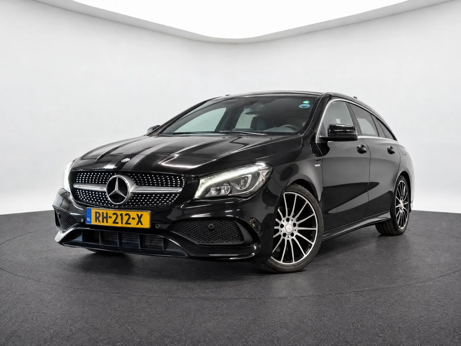 Mercedes-Benz CLA-Klasse (2017) — foto 1