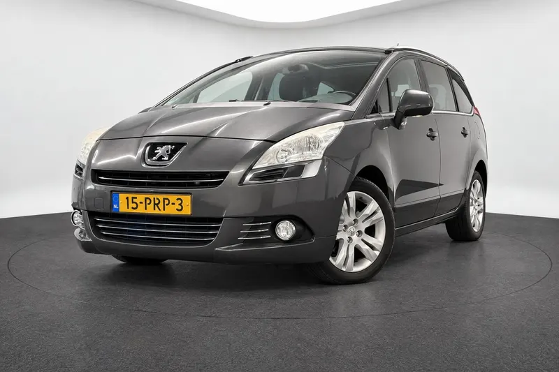Peugeot 5008 (2011)