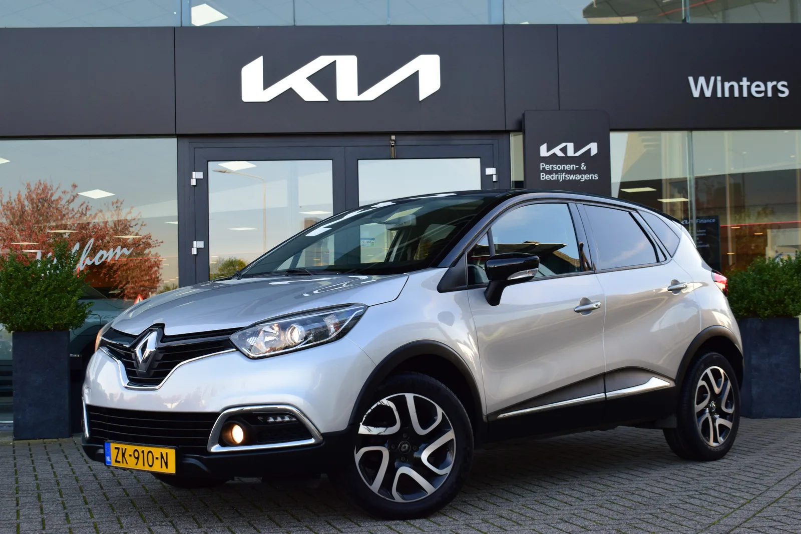 Renault Captur (2017) — foto 1