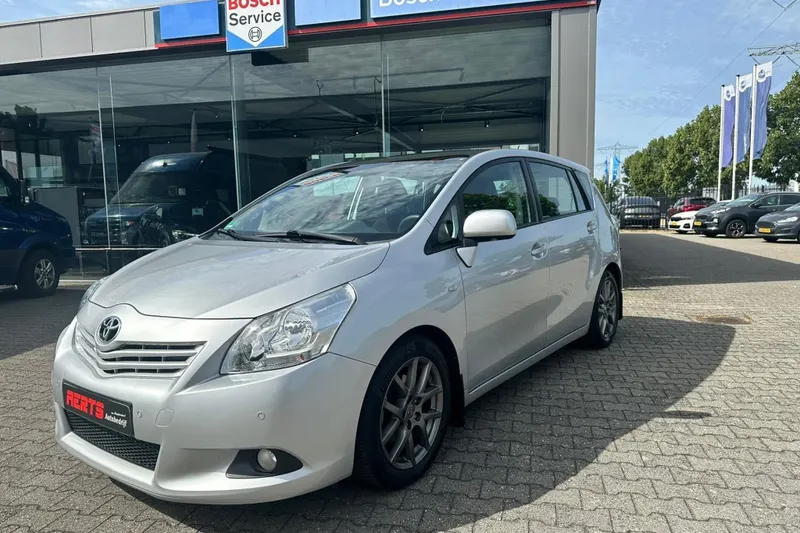 Toyota Verso (2011)