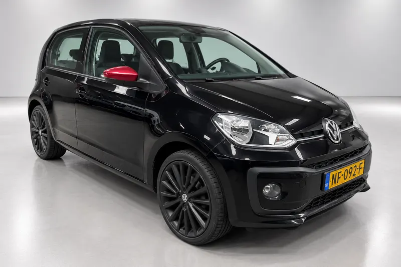 Volkswagen Up! (2017)