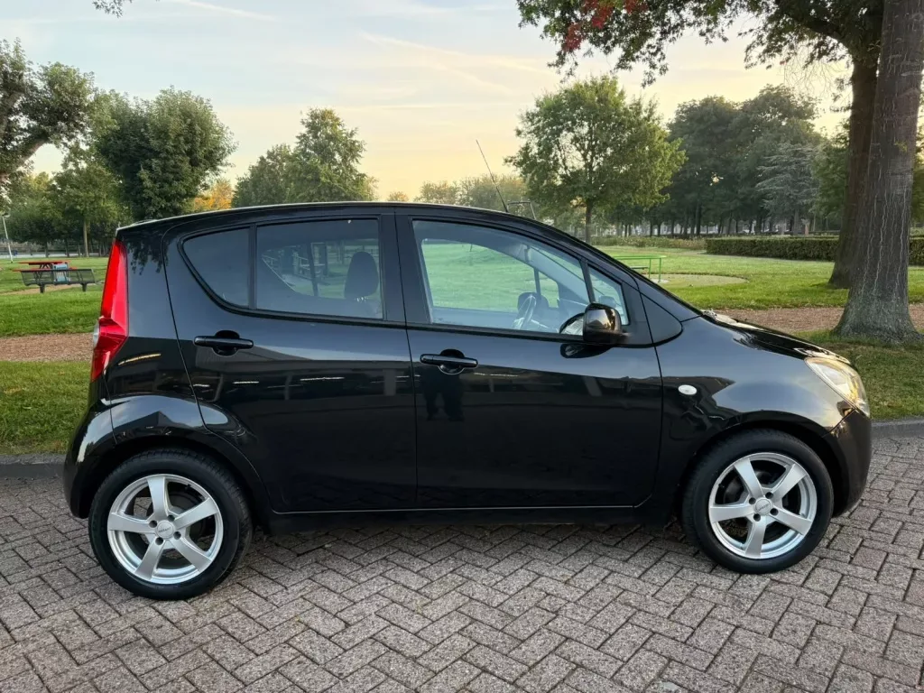 Opel Agila (2011) — foto 1