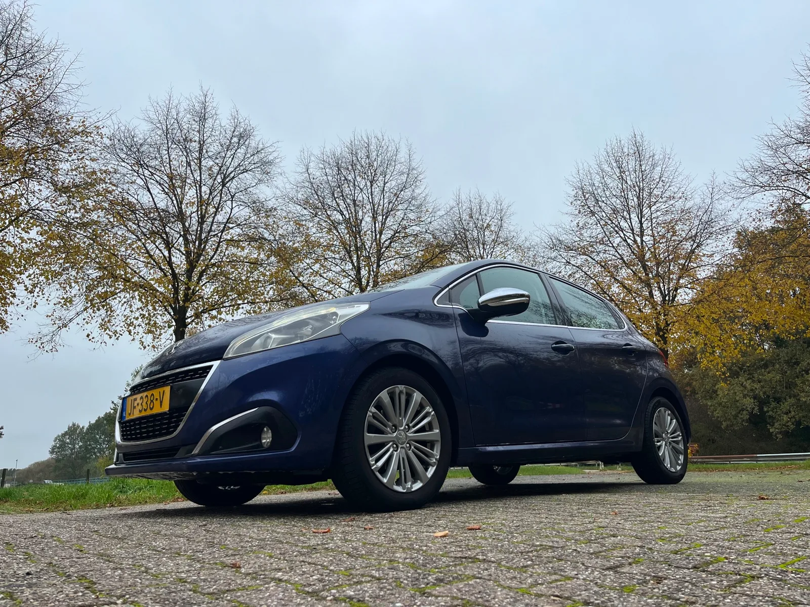Peugeot 208 (2016) — foto 1