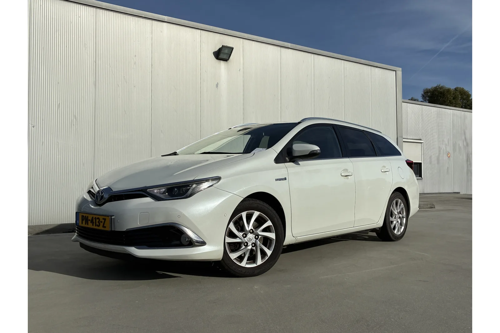 Toyota Auris (2017) — foto 1