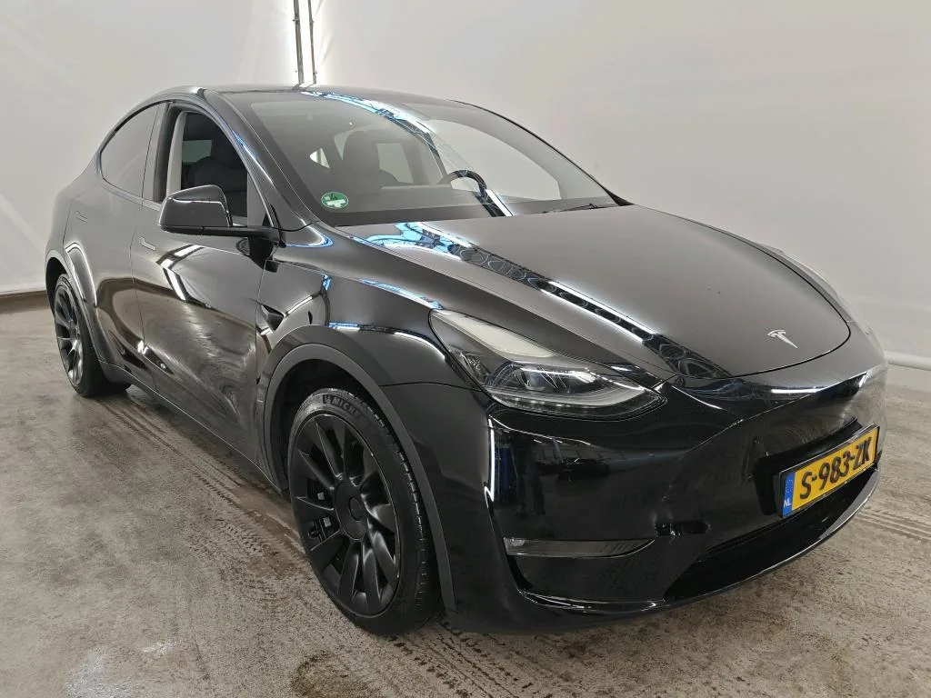 Tesla Model Y (2023) — foto 1