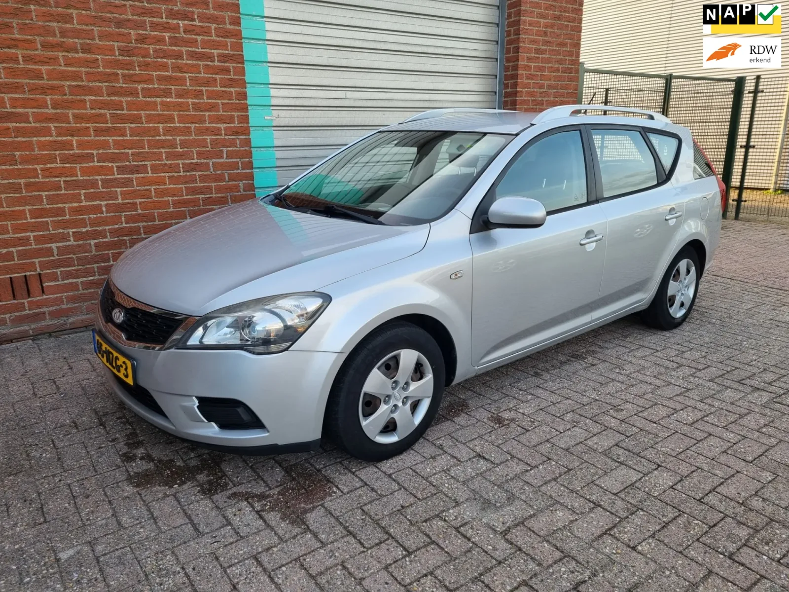 Kia Ceed (2011) — foto 1