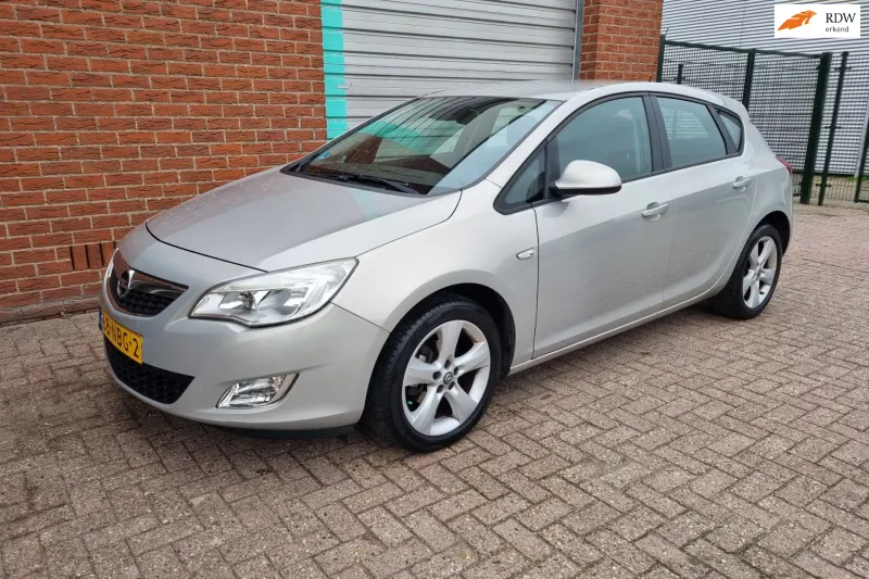 Opel Astra (2010)