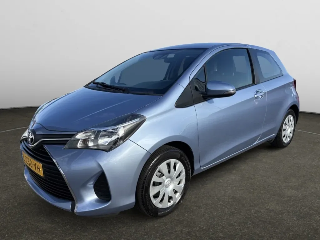 Toyota Yaris (2016) — foto 1