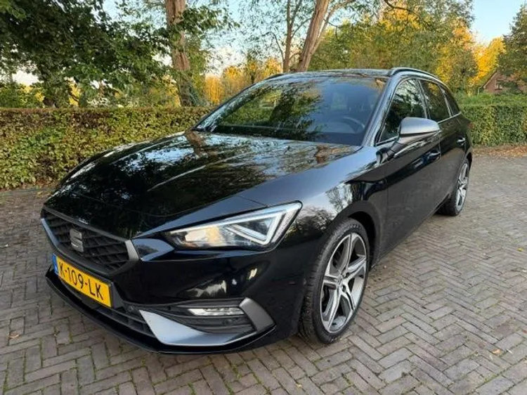 SEAT Leon Sportstourer (2021) — foto 1