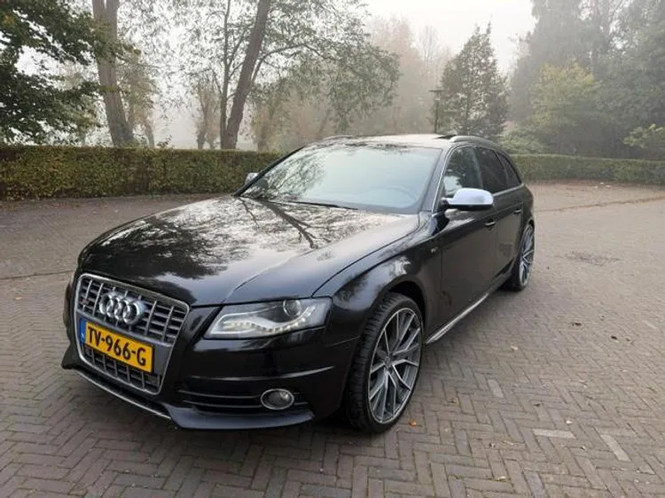 Audi A4 (2011) — foto 1