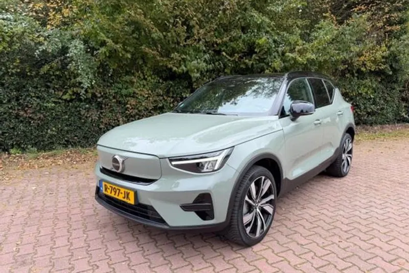 Volvo XC40 (2022)