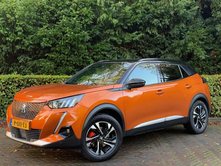 Peugeot e-2008 (2021) — foto 1