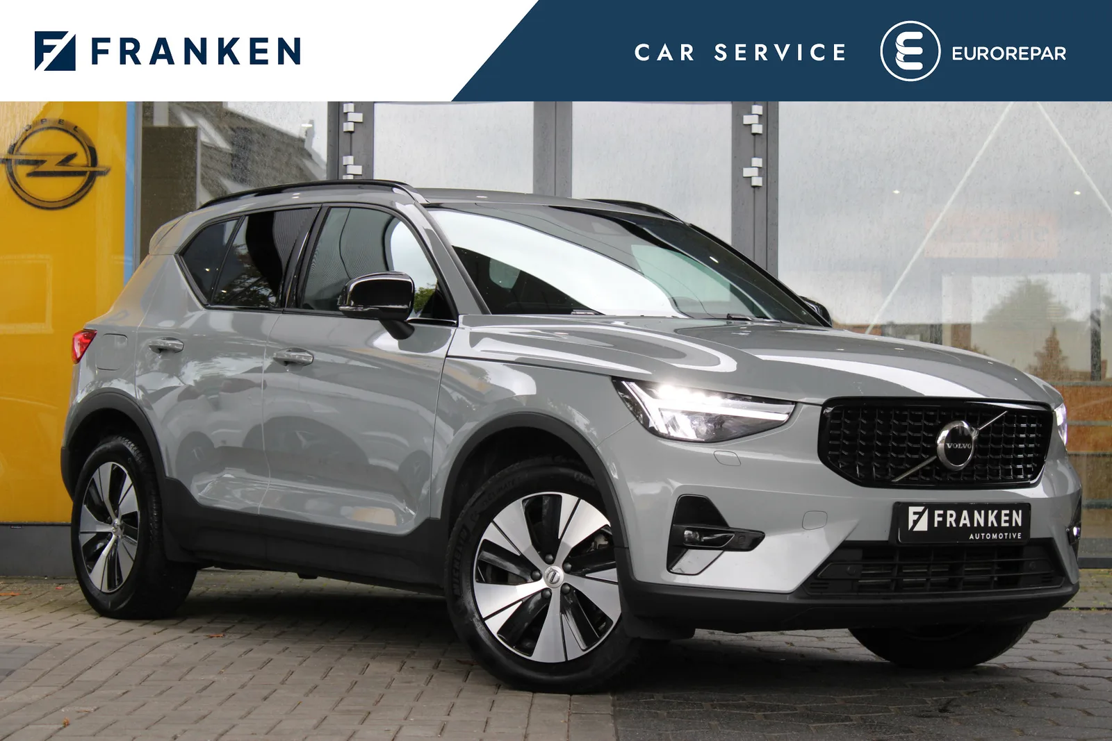 Volvo XC40 (2023) — foto 1