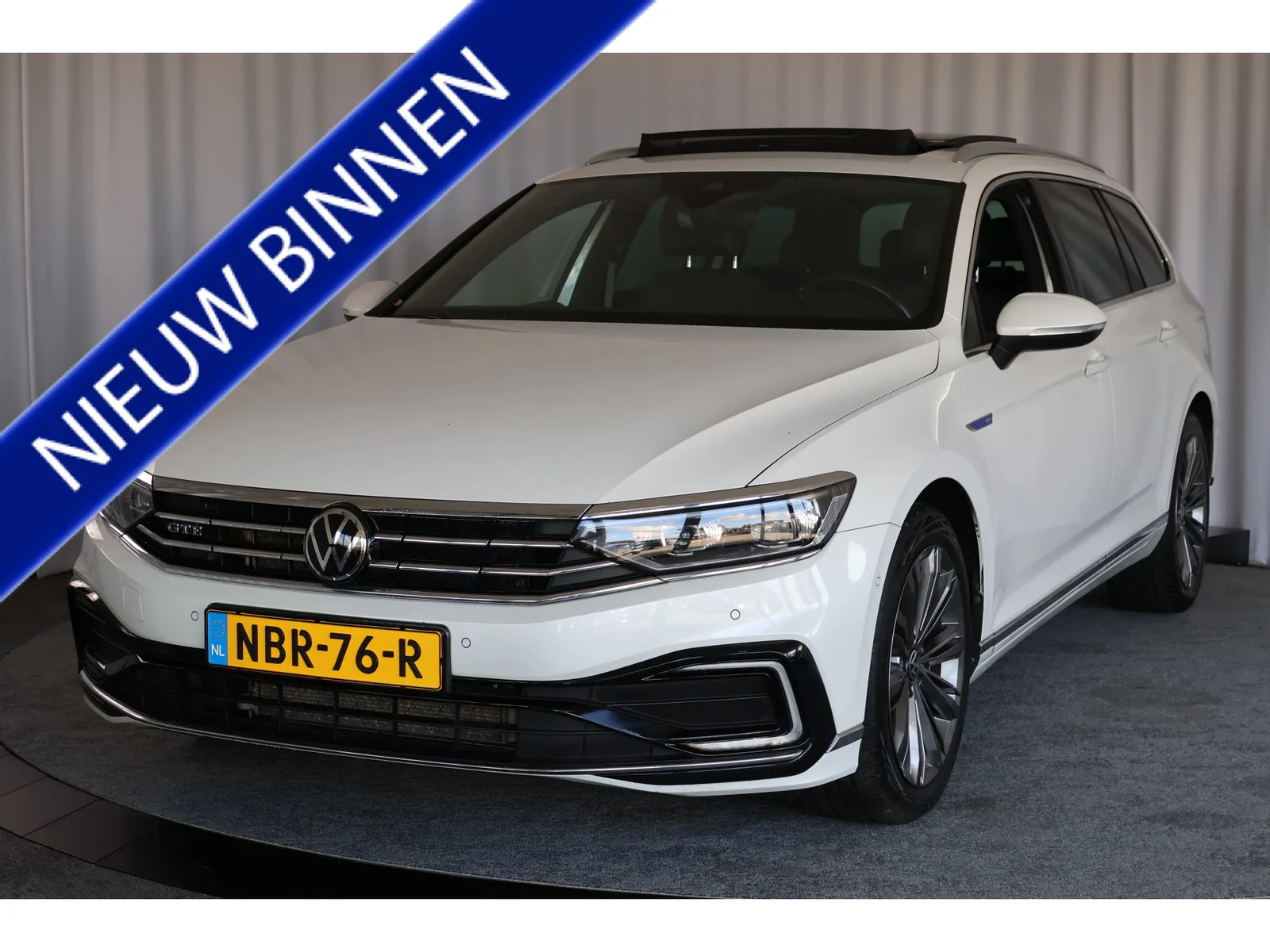 Volkswagen Passat (2021) — foto 1