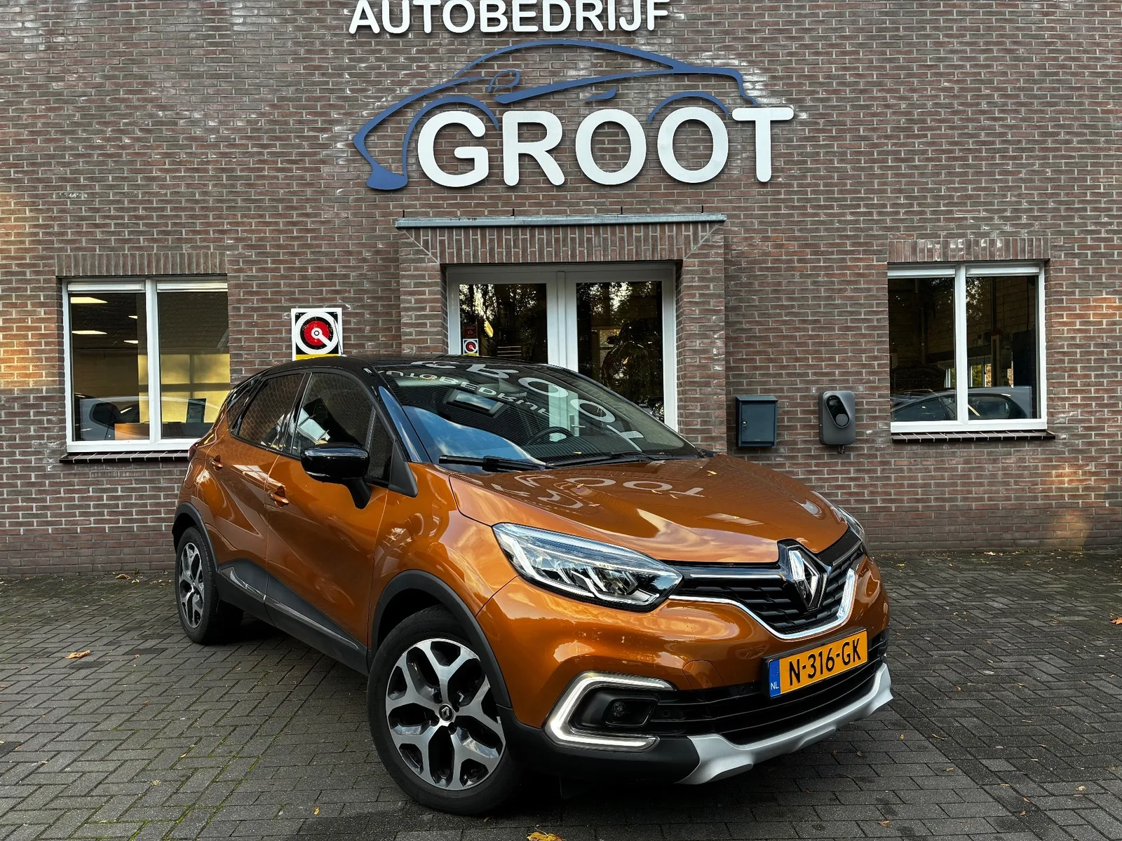 Renault Captur (2019) — foto 1