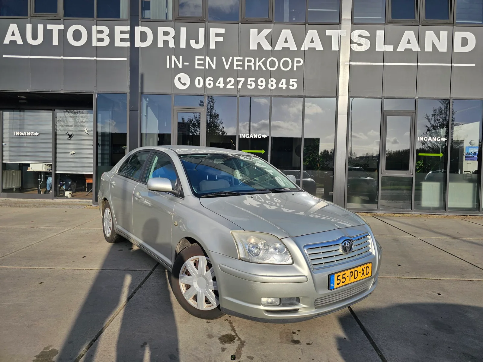 Toyota Avensis (2004) — foto 1