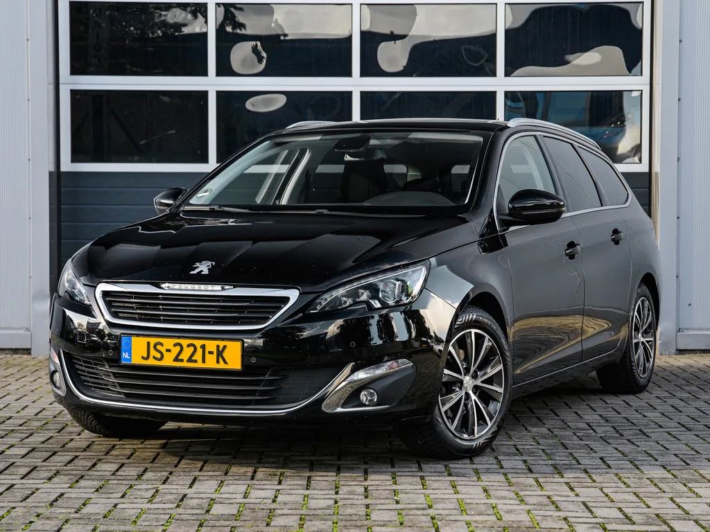 Peugeot 308 (2016) — foto 1