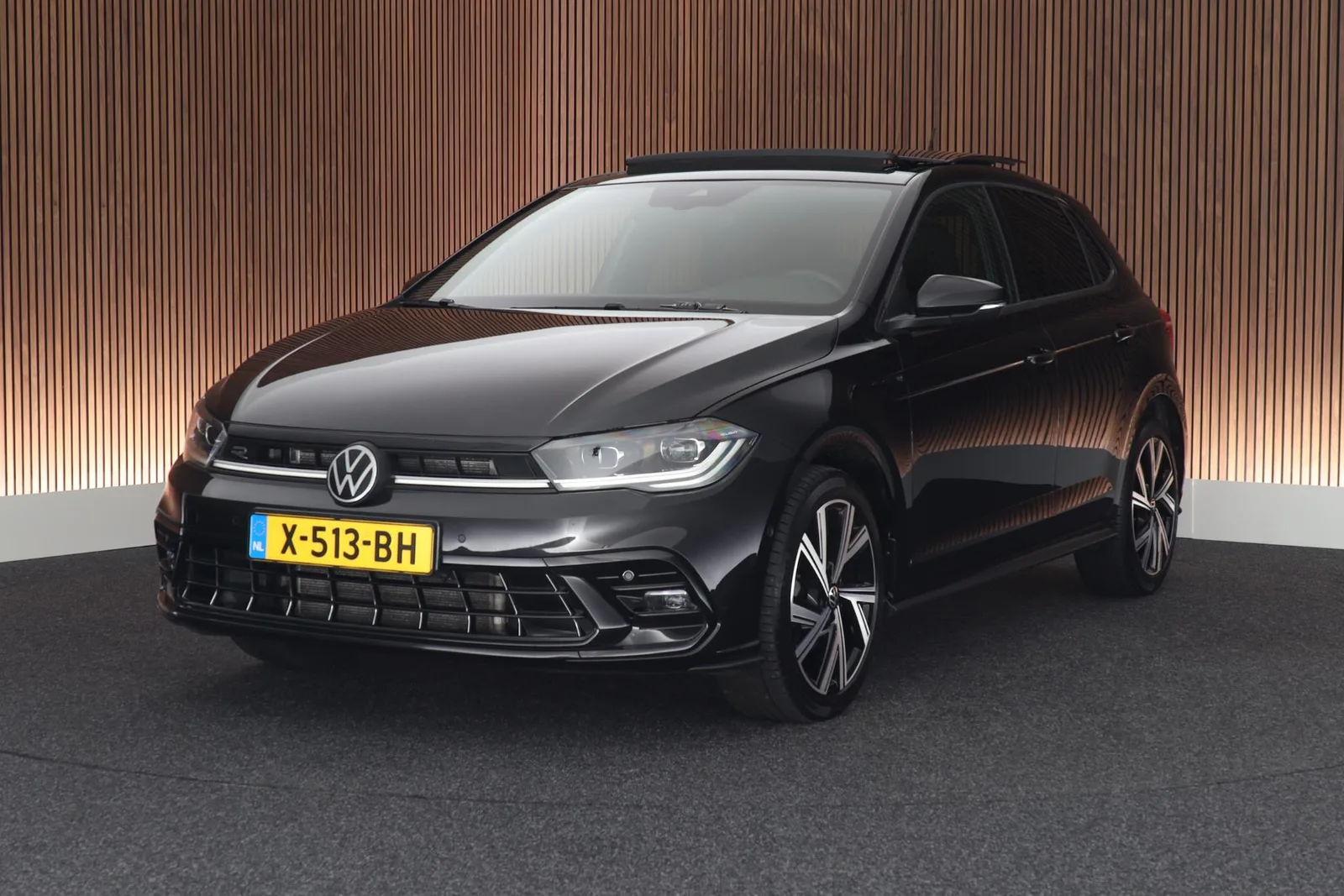 Volkswagen Polo (2023) — foto 1