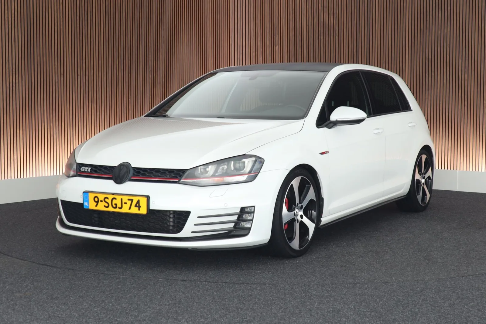 Volkswagen Golf (2013) — foto 1