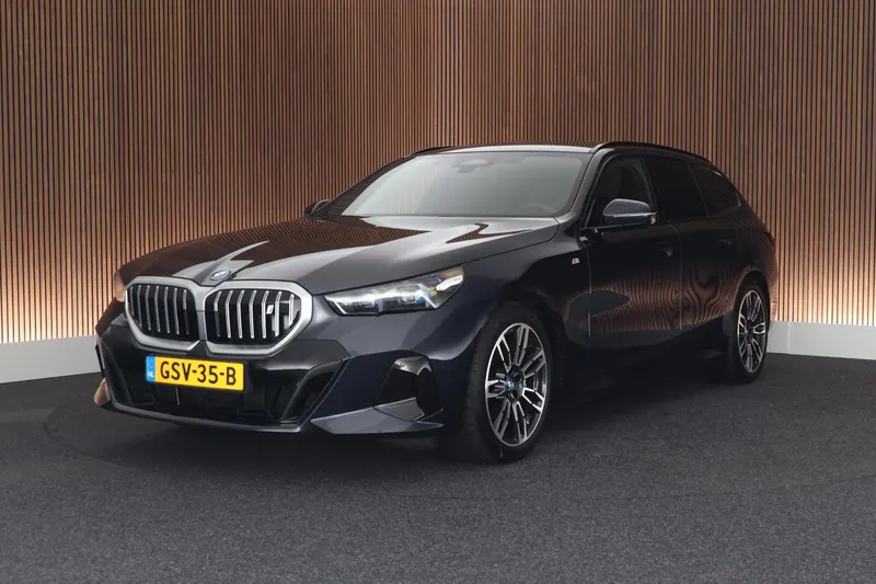BMW i5 (2024)