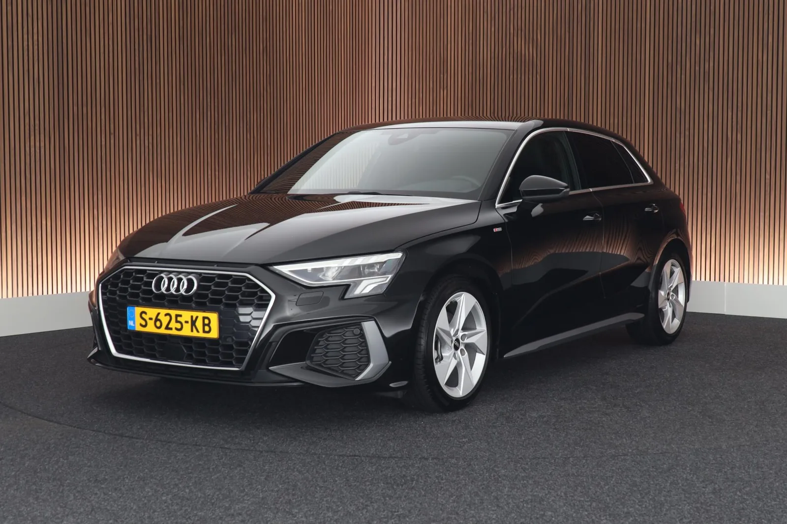 Audi A3 (2023) — foto 1