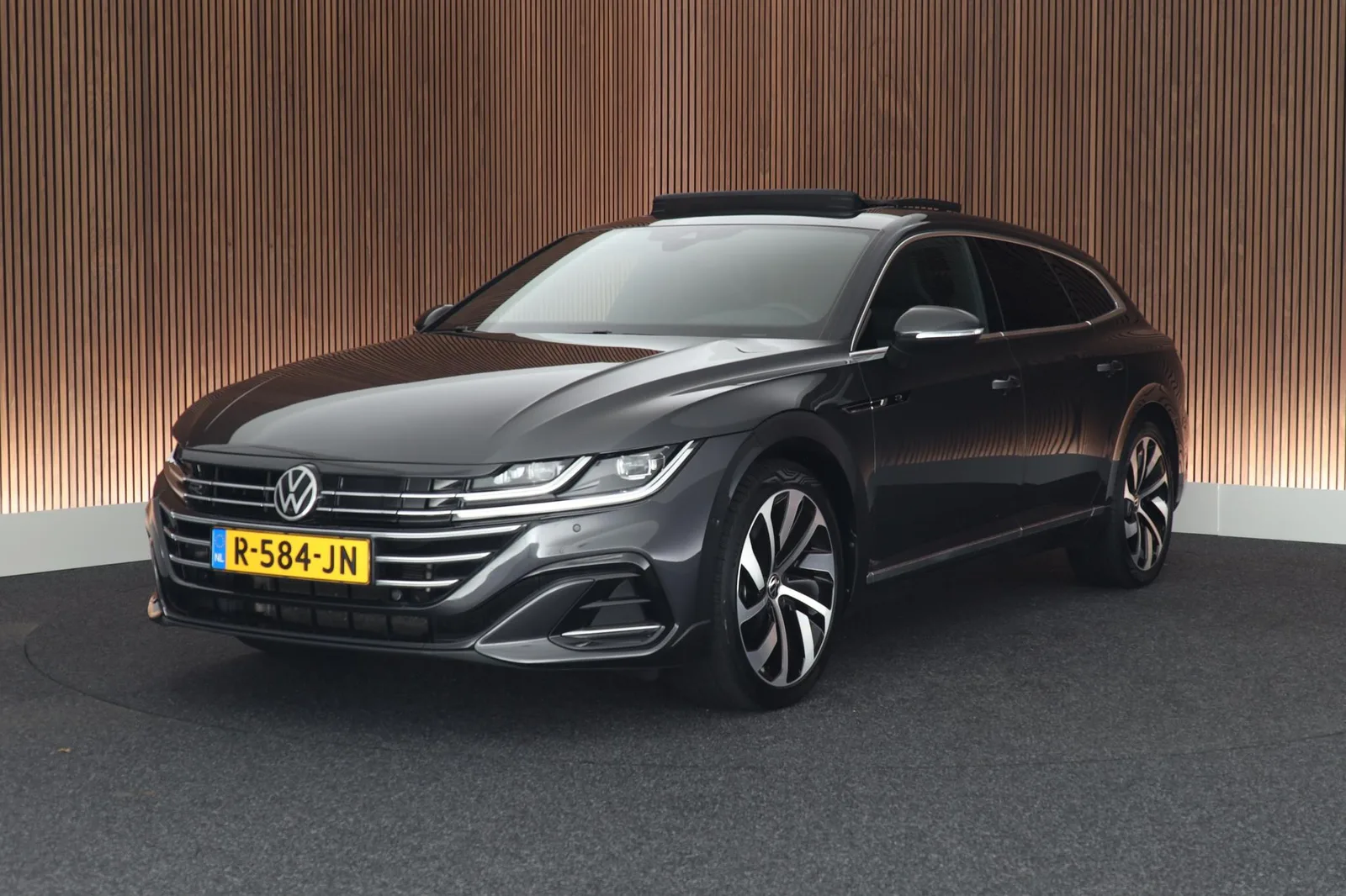 Volkswagen Arteon Shooting Brake (2021) — foto 1