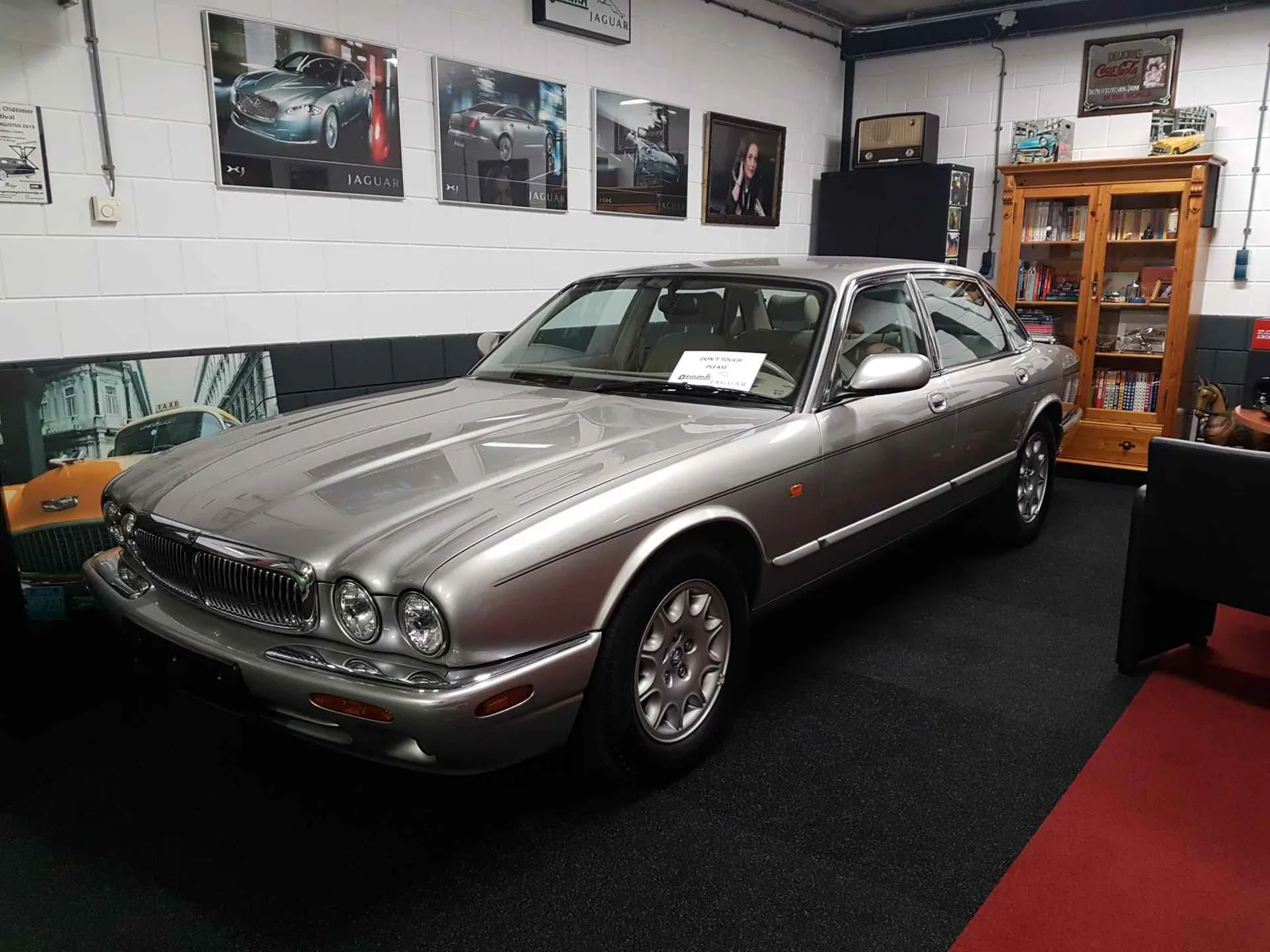 Jaguar XJ (1998) — foto 1