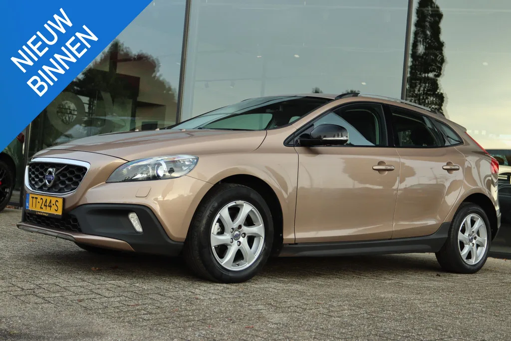 Volvo V40 Cross Country (2014) — foto 1