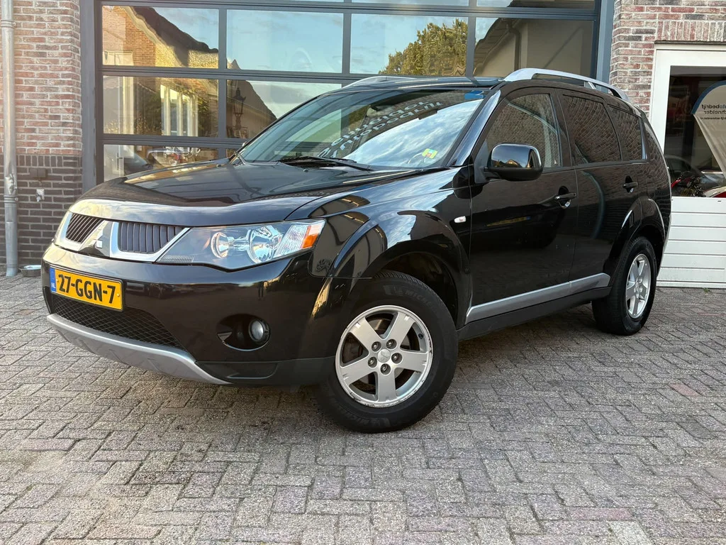 Mitsubishi Outlander (2008) — foto 1