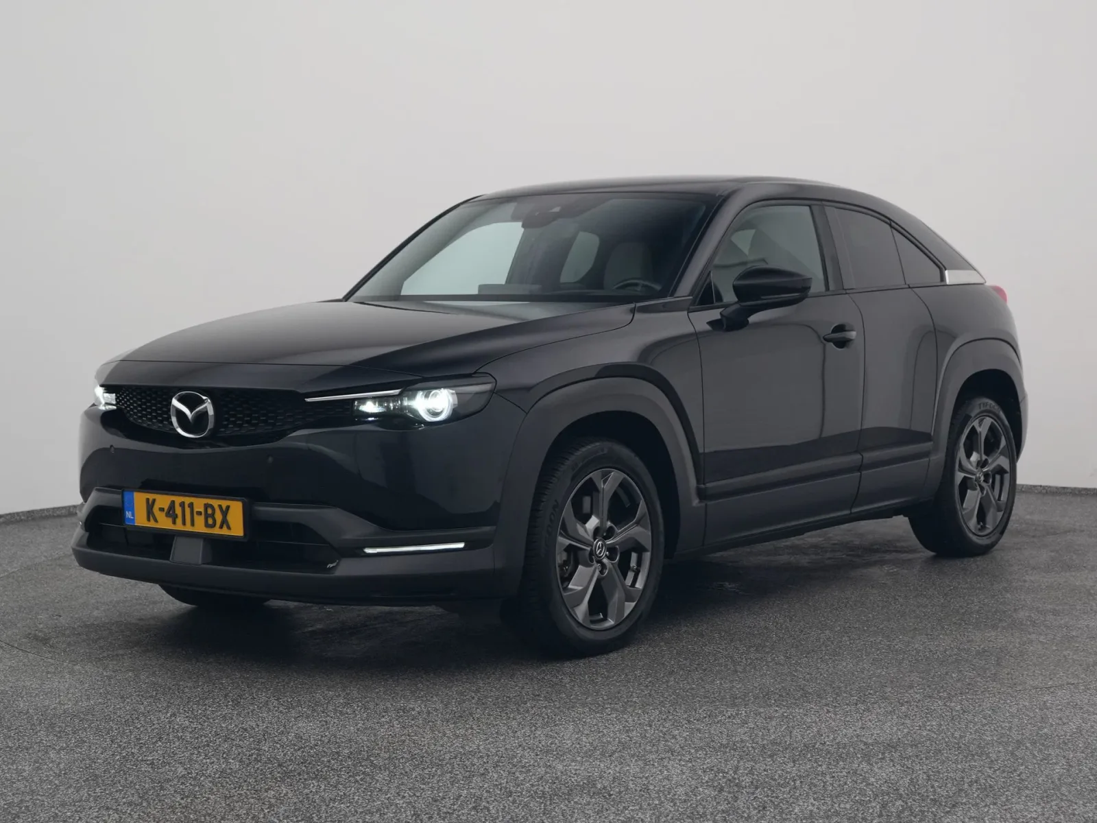 Mazda MX-30 (2020) — foto 1