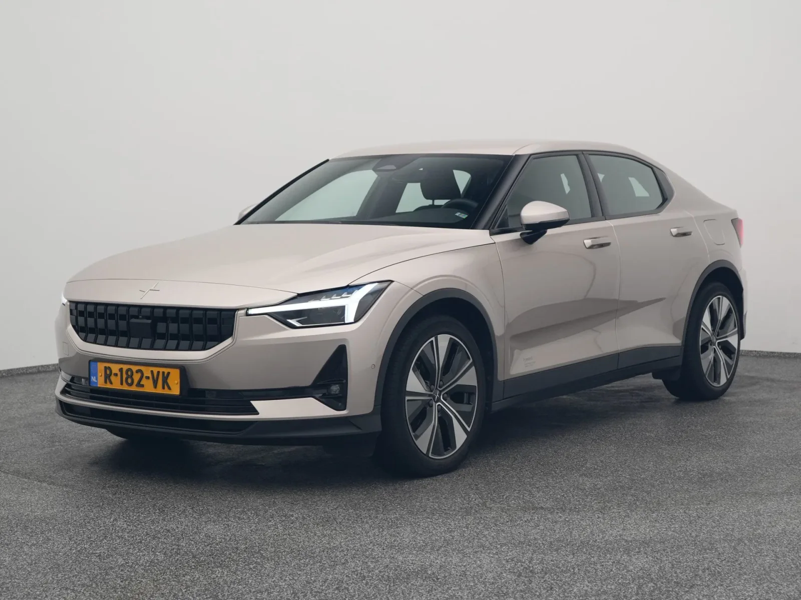 Polestar 2 (2022) — foto 1