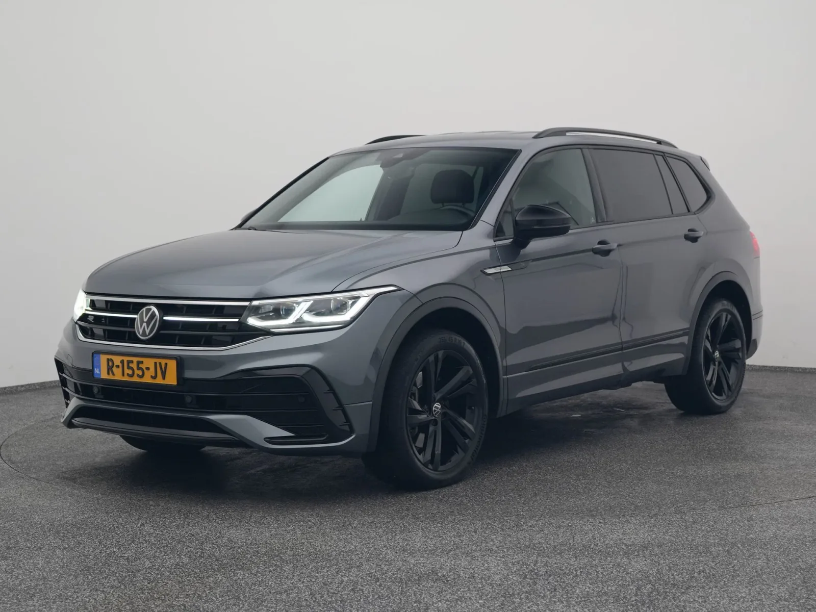 Volkswagen Tiguan (2022) — foto 1