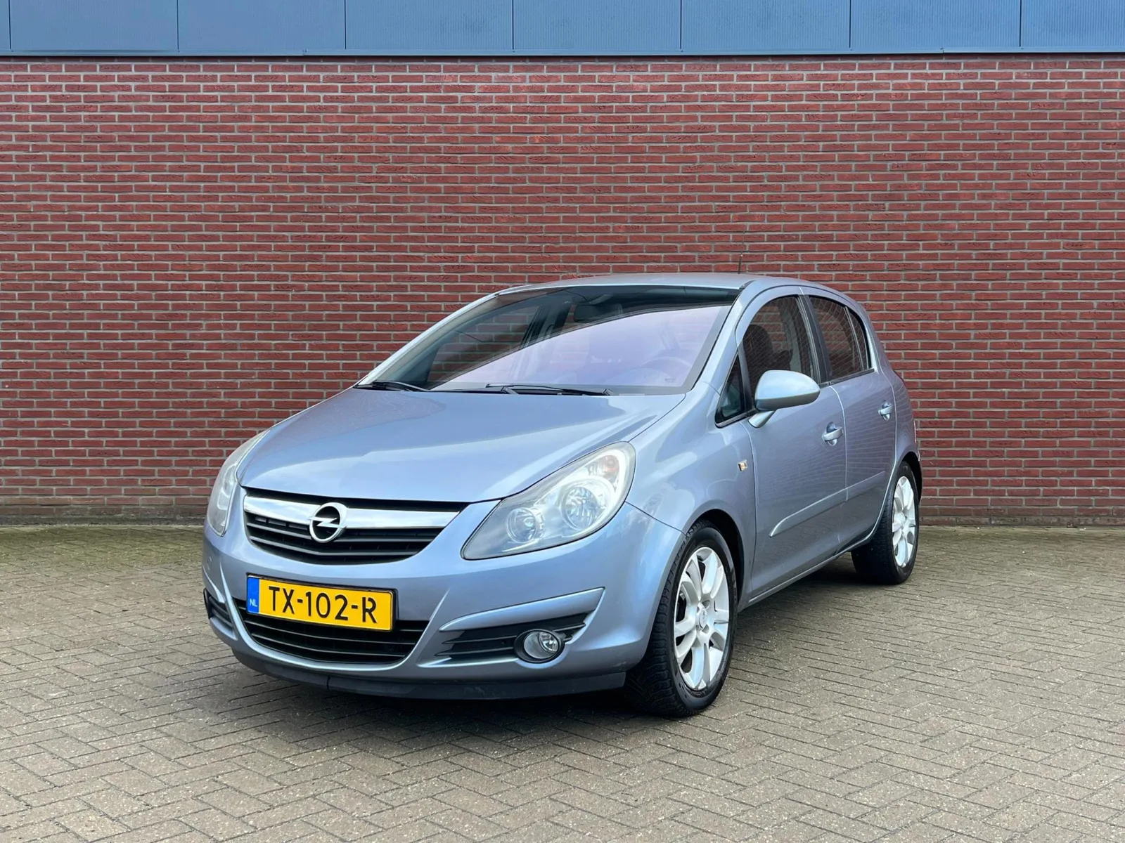 Opel Corsa (2008) — foto 1