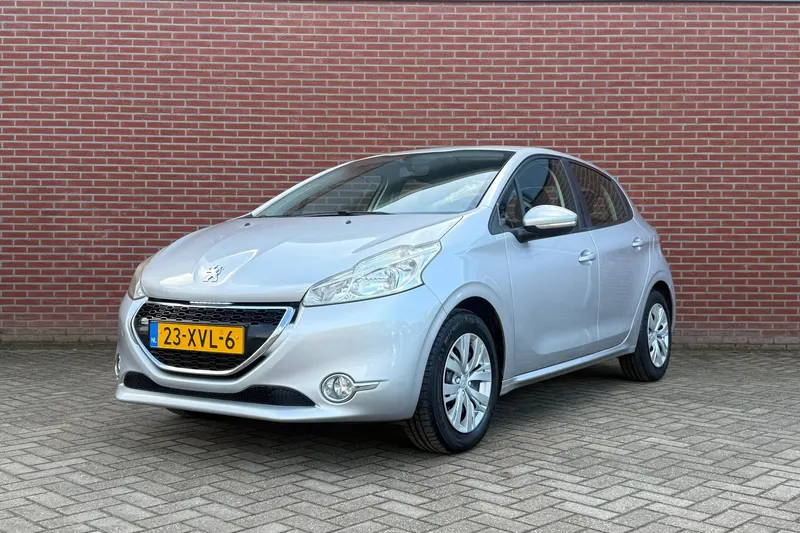 Peugeot 208 (2012)