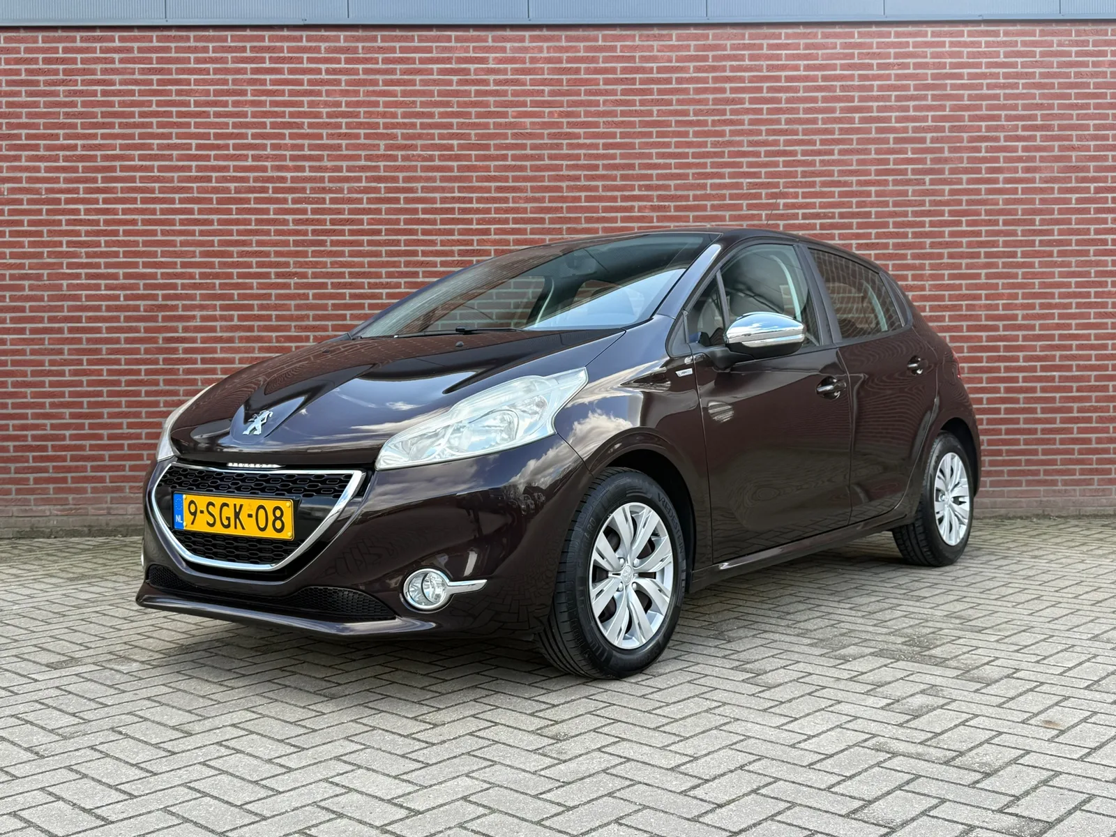 Peugeot 208 (2013) — foto 1