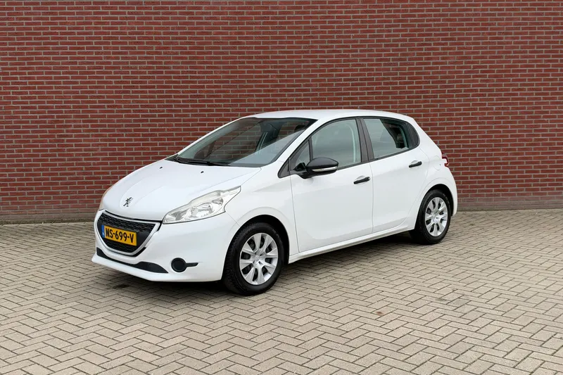 Peugeot 208 (2014)