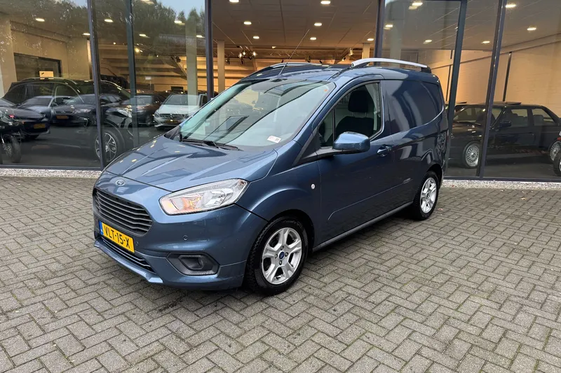 Ford Transit Courier (2021)