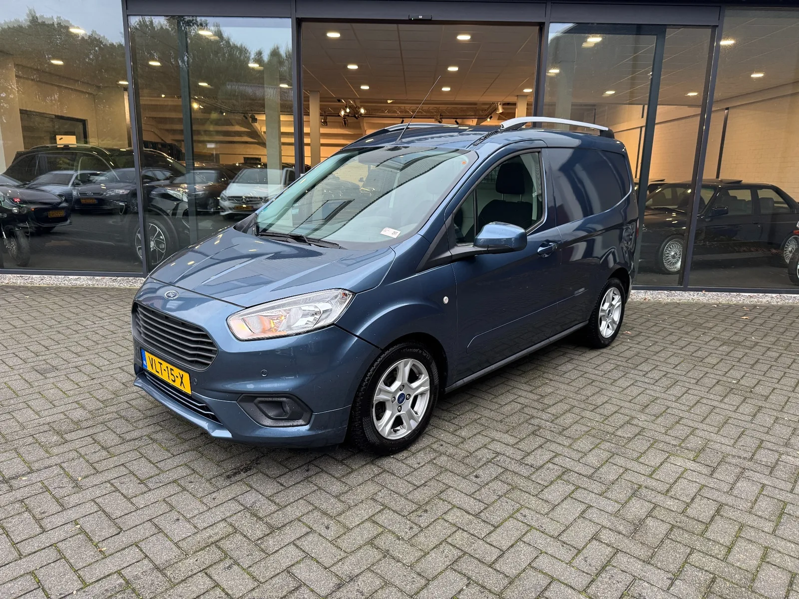 Ford Transit Courier (2021) — foto 1
