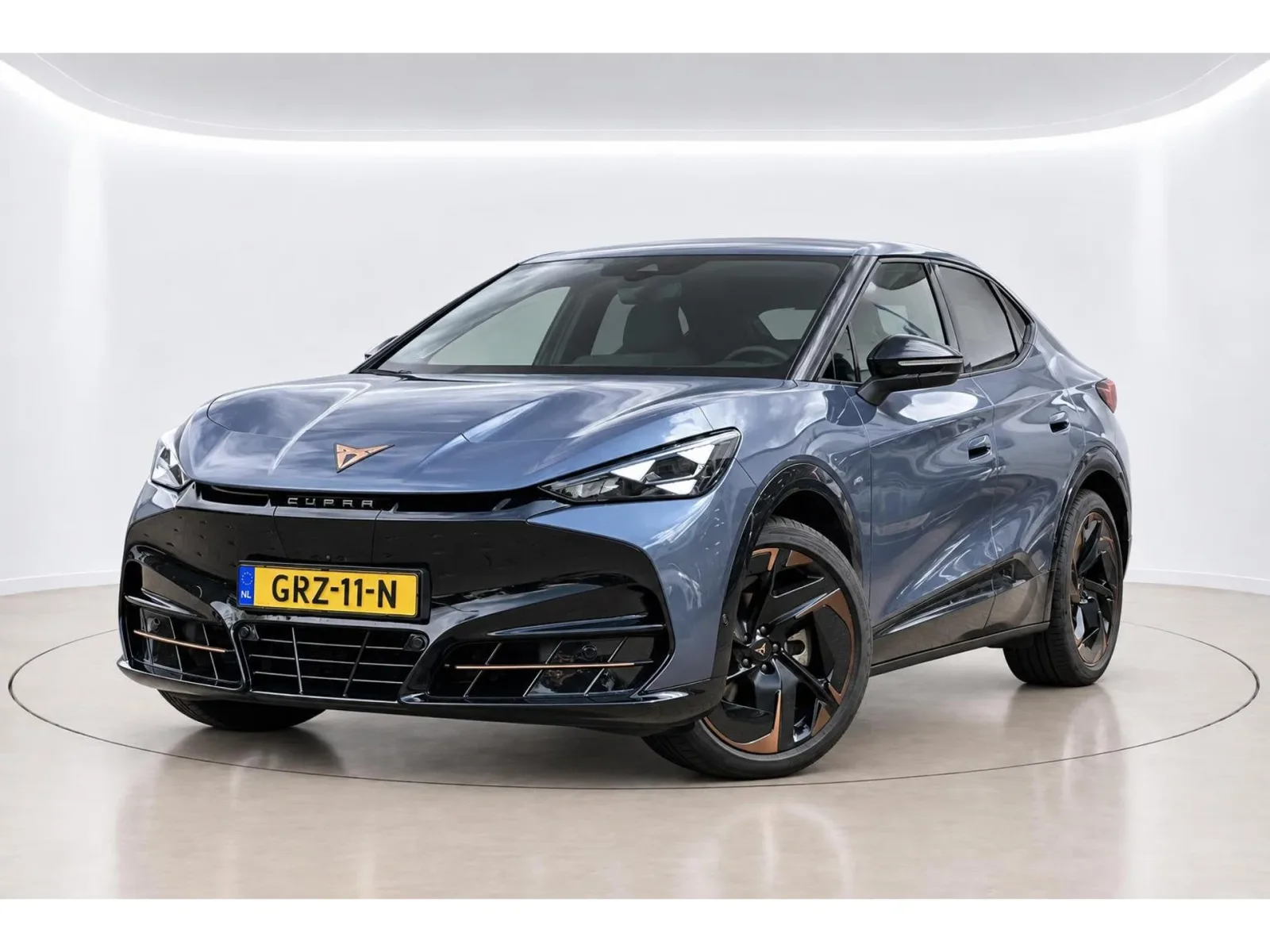 CUPRA Tavascan (2024) — foto 1