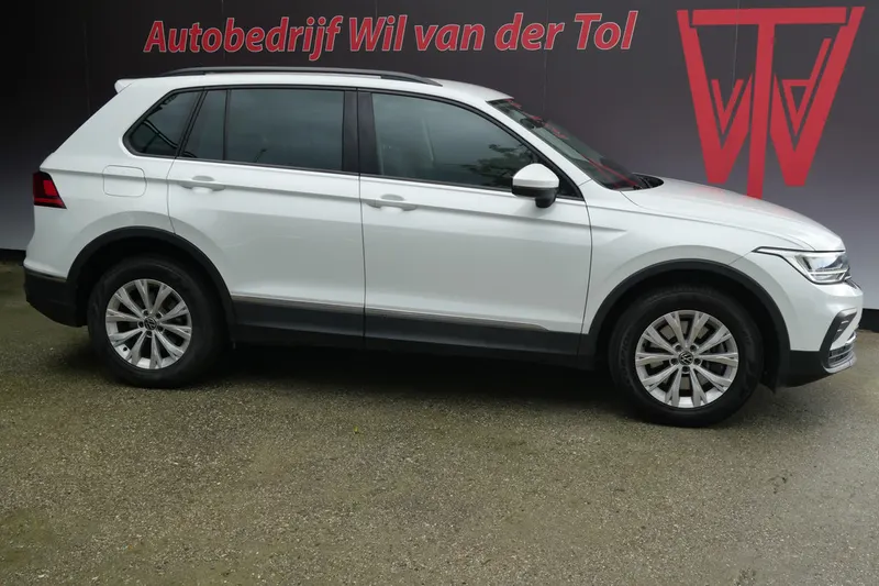 Volkswagen Tiguan (2022)