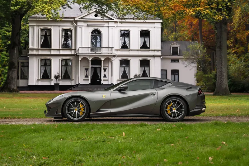 Ferrari 812 (2020)