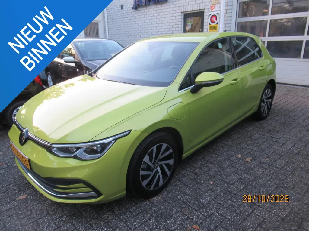 Volkswagen Golf (2021) — foto 1