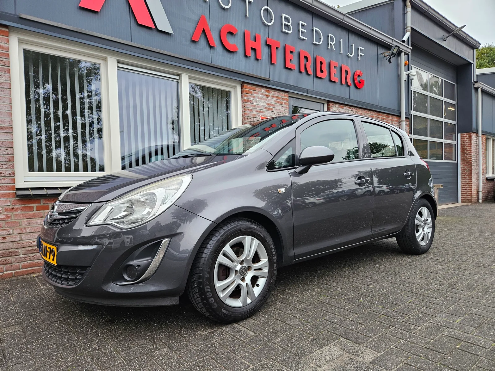 Opel Corsa (2012) — foto 1