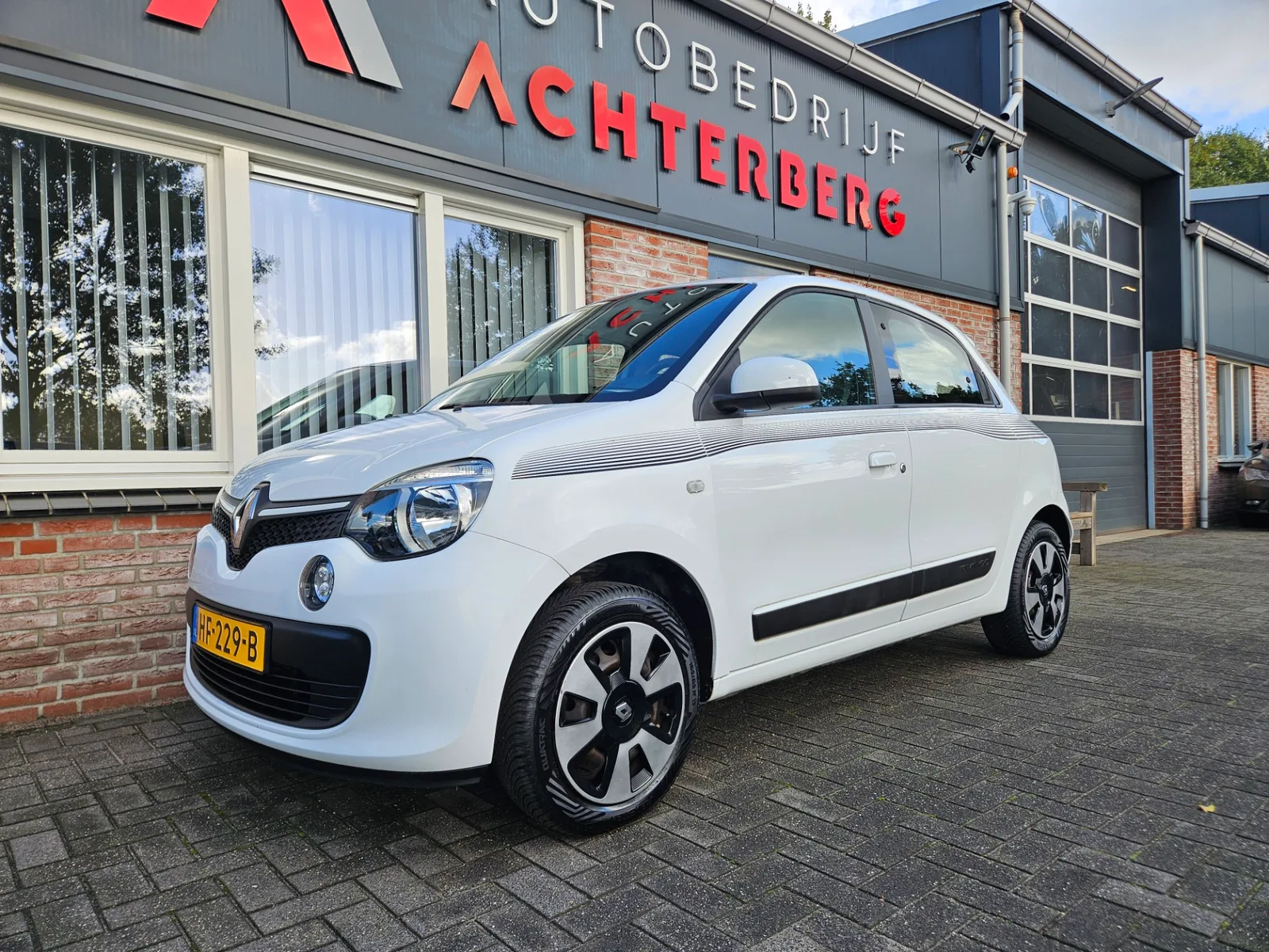 Renault Twingo (2015) — foto 1