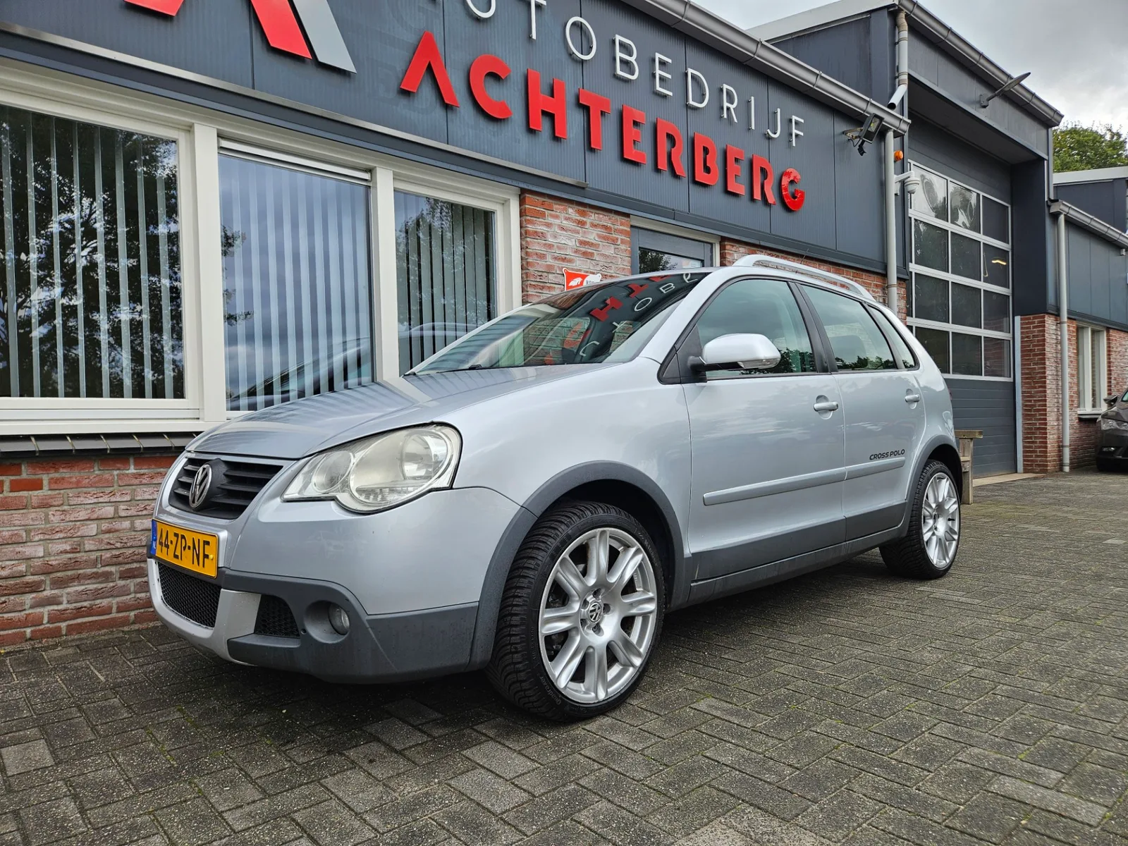 Volkswagen Polo (2008) — foto 1