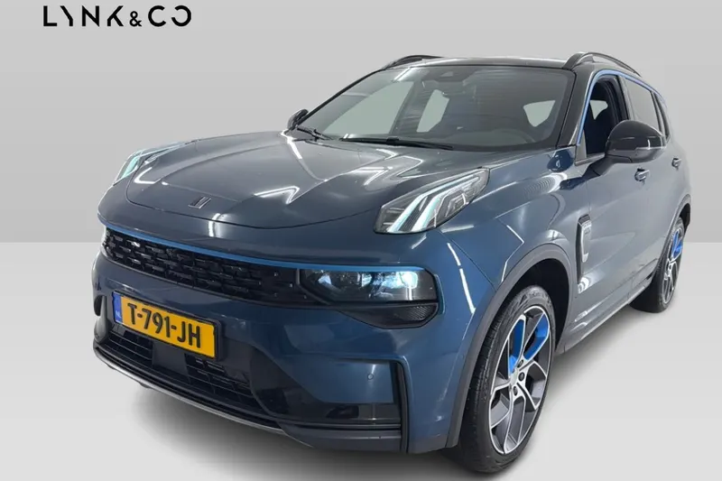 Lynk & Co 01 (2023)