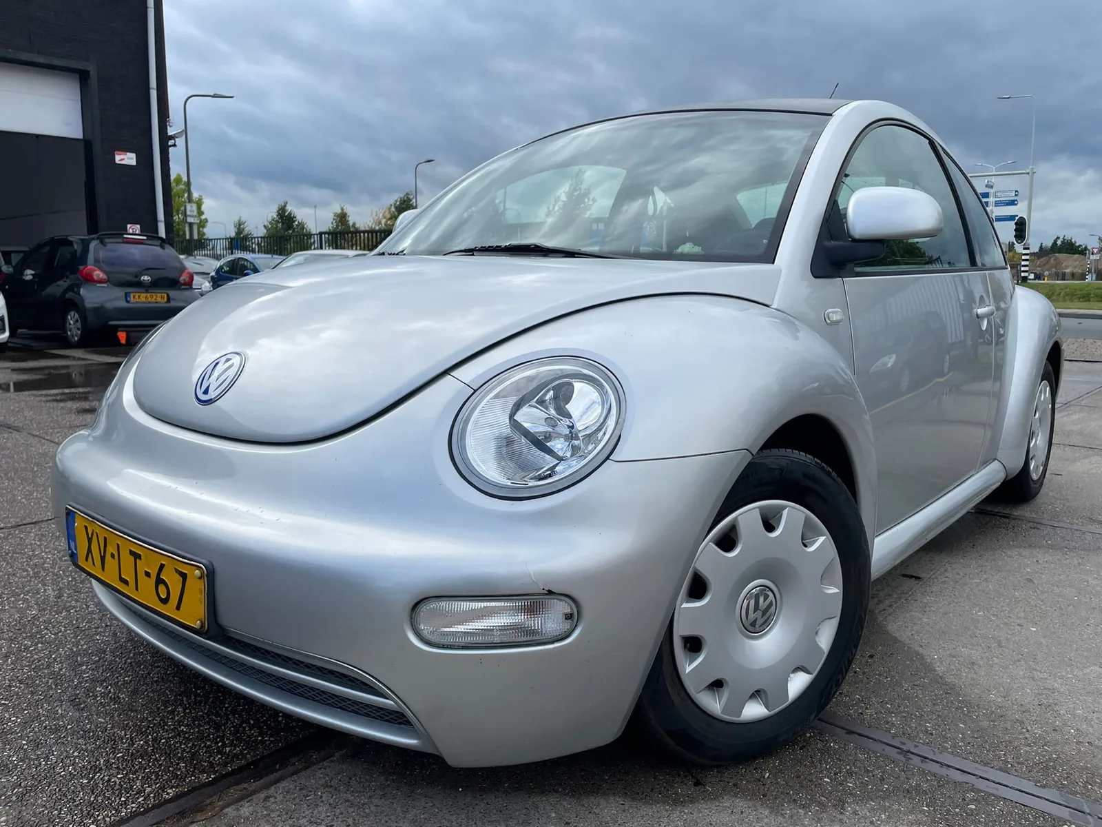 Volkswagen New Beetle (1999) — foto 1